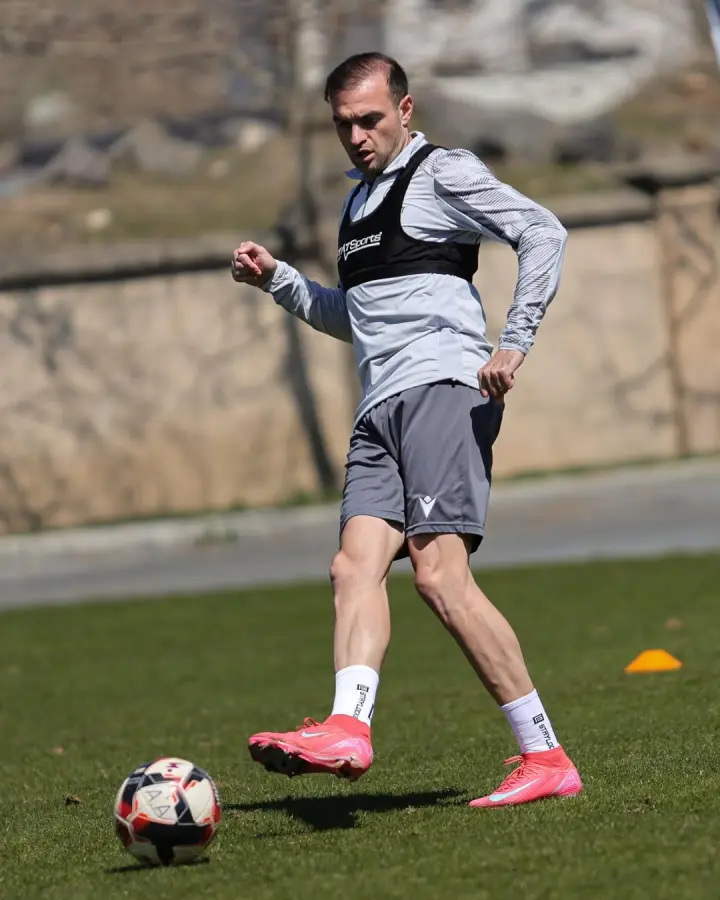 Kamo Hovhannisyan wearing StayLocked grip socks