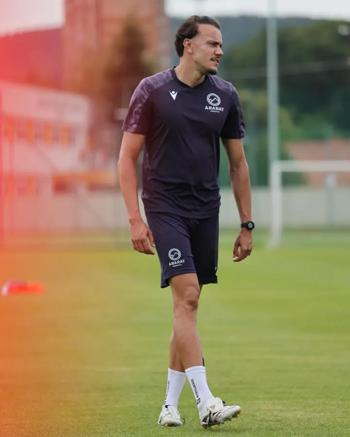 Hugo Oliveira wearing StayLocked grip socks